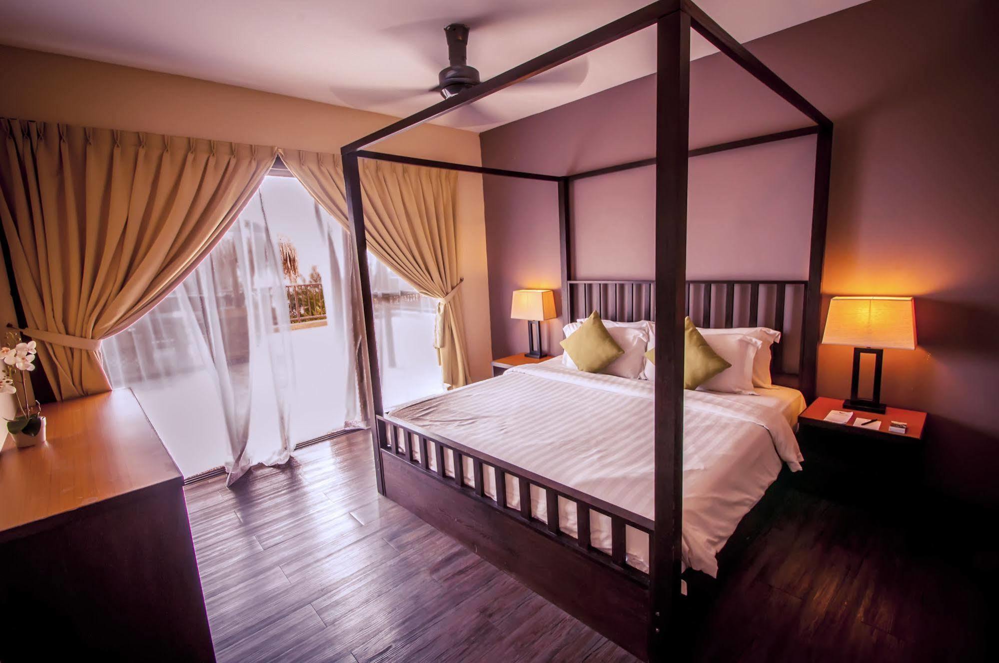 Gold Coast Morib International Resort Екстериор снимка
